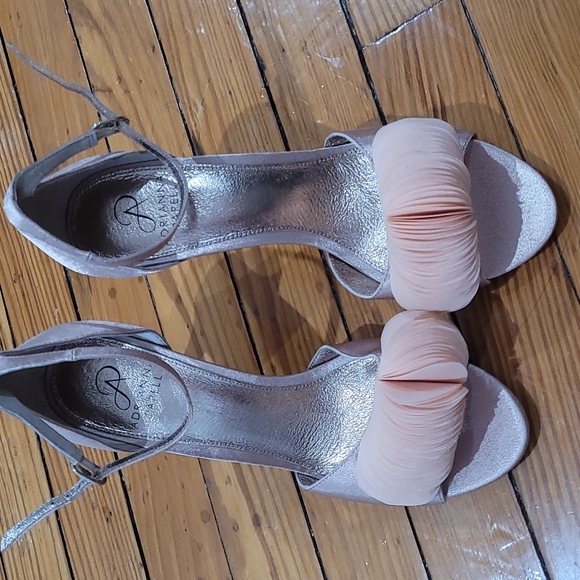 Adrianna Papell Shoes - Cute Adrianna Papell shoes NWOT